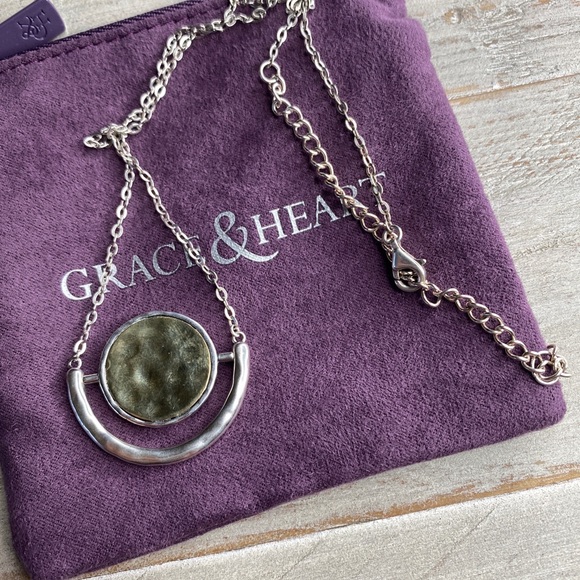 Grace & Heart G&H SOLARIS 16” PLUS 4” EXTEND NECKLACE .925 SS Pearl SS & BRASS - Picture 4 of 6